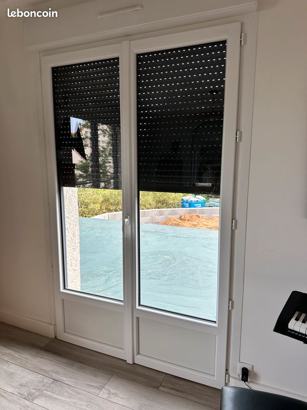 Porte-fenêtre Alu Graphique +Volet Roulant Intégré 2100F 225 X 80 Cm