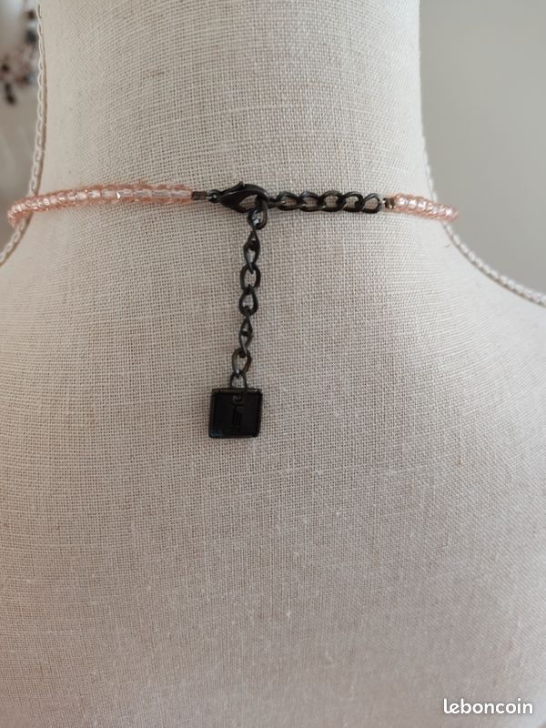 Collier en perles un jour ailleurs (image 5)