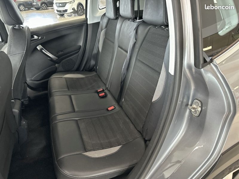 Peugeot 2008 1.2 PureTech 82ch Allure (image 10)