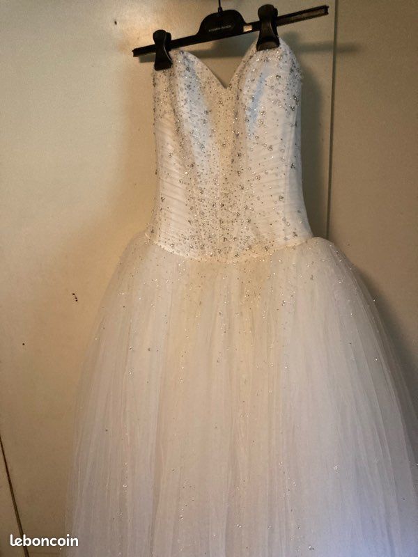 Robe bustier de mariée demetrios et accessoires Vêtements