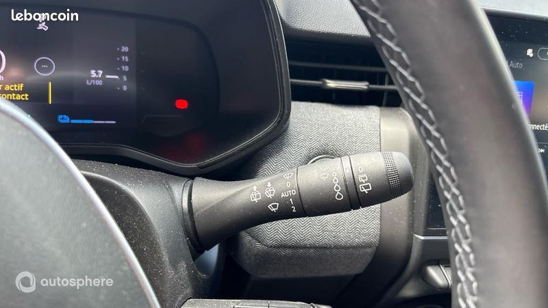Renault Clio 1.6 E-Tech 145ch full hybrid Techno (image 24)