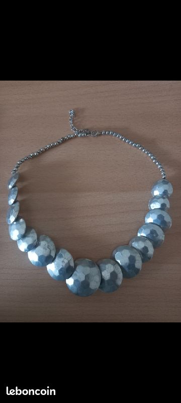 Collier fantaisie (image 1)