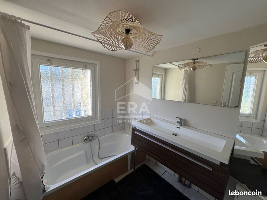 Maison 6 pièces 144 m² - Saint-Yzan-de-Soudiac 33920 (image 3)