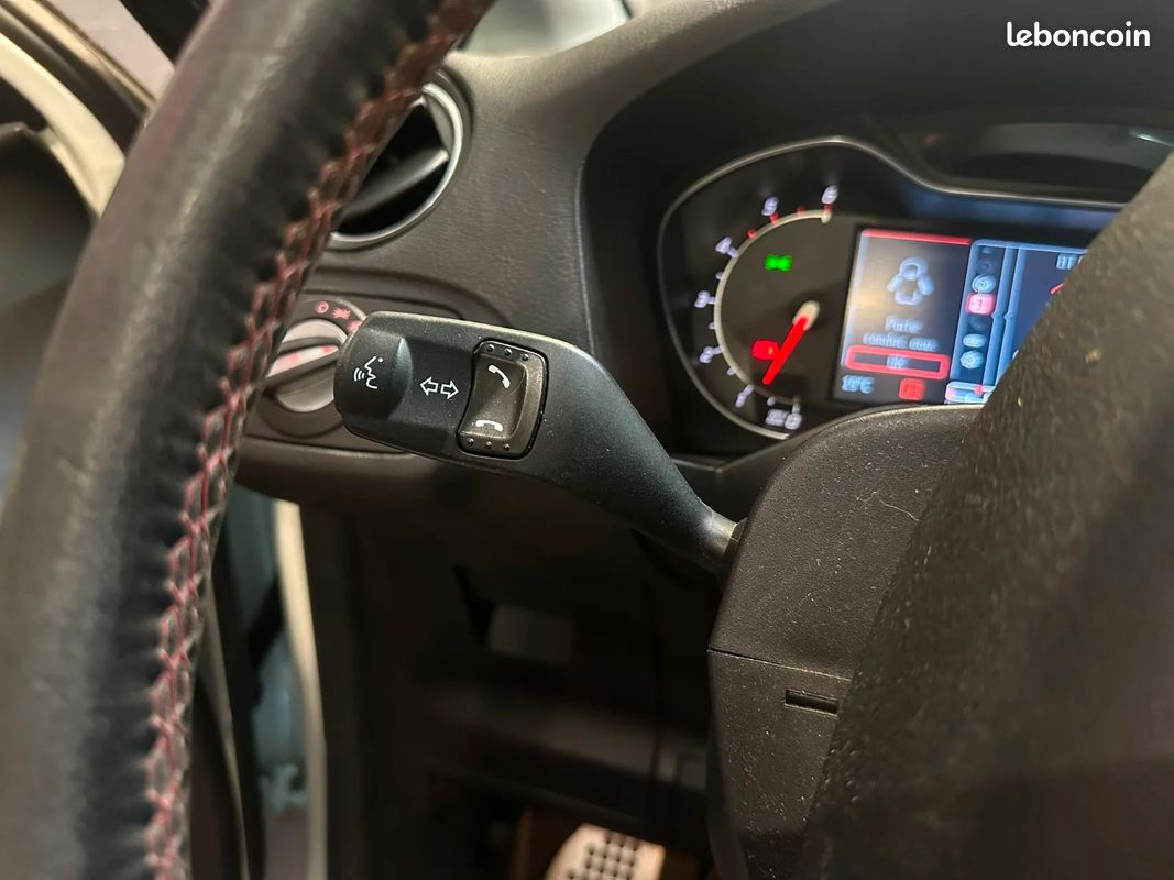 FORD S-MAX 2.0 TDCi 163 ch Sport Platinium - TOIT PANORAMIQUE / EMBRAYAGE DISTRIBUTION OK / CARDANS NEUF (image 18)
