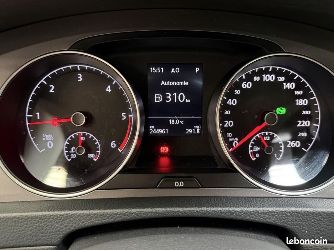 VOLKSWAGEN GOLF 1.6 TDI 105CH DSG 7 / Caméra de recul / Régulateur adaptatif / Park assit / (image 16)