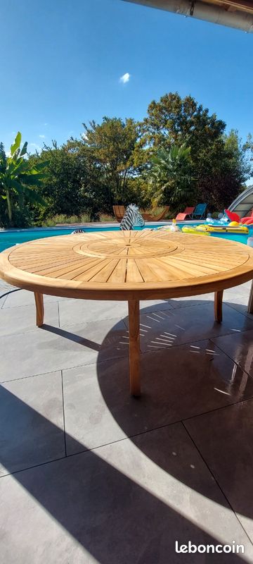 Grande table de jardin ronde en teck Ø 2 m – plateau tournant – excellent état
Prix : 360 (image 1)
