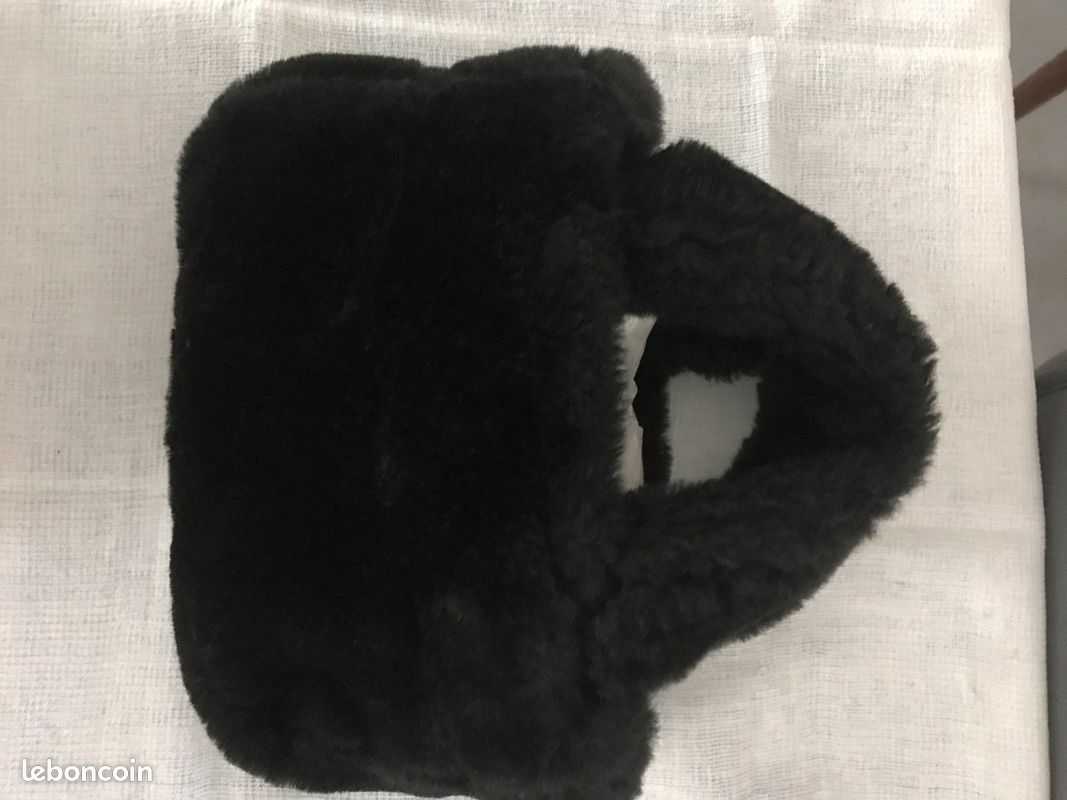 Petit sac fausse fourrure (image 2)