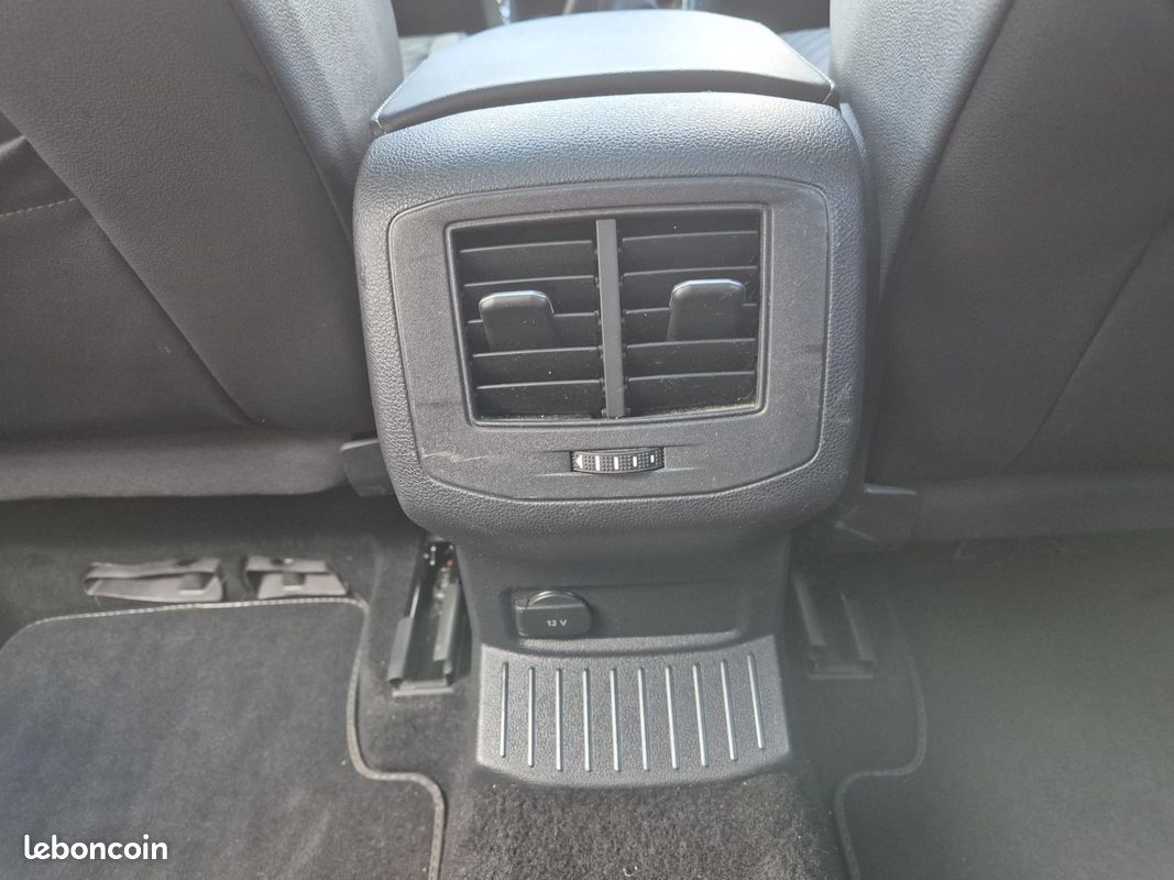VOLKSWAGEN T-ROC 1.5 TSI Evo - 150 - Start&Stop R-Line PHASE 1 GARANTIE 6 MOIS (image 18)