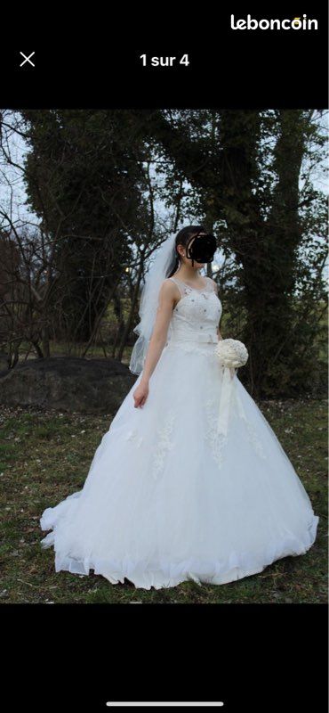 Lot De 7 Robes De Mariée Occasion - Taille Unique - Longueur Asymétrique - Très Bon état