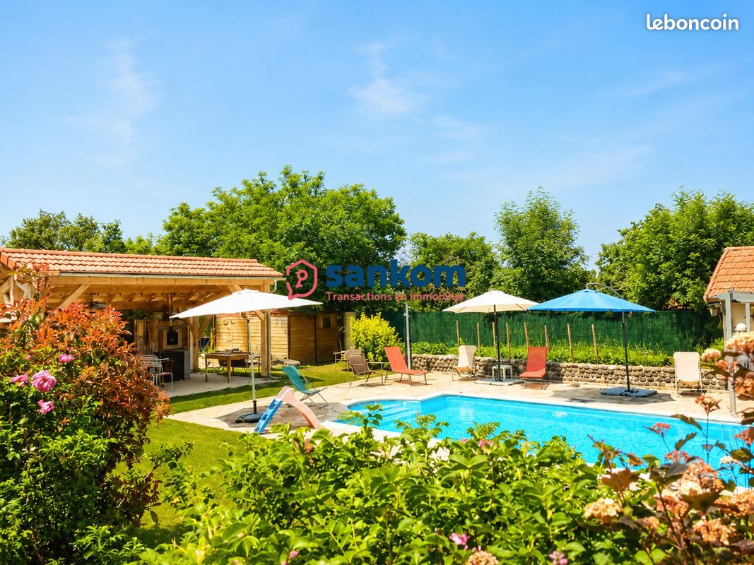 Maison 5 pièces 130 m² · à Sanssac-l'Église · 130 m² · 309 000 €