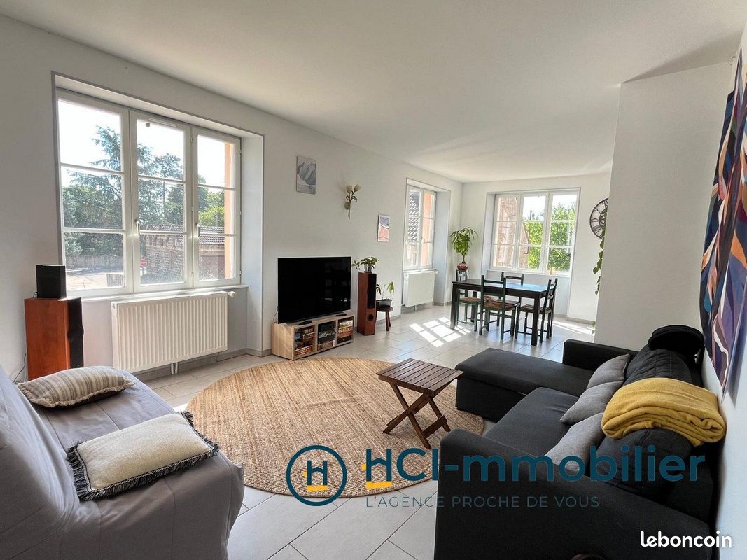 Maison 3 pièces 90 m² · à Mellecey · 90 m² · 900 €