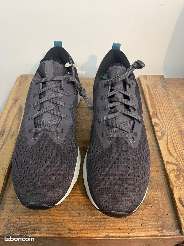 Nike odyssey react (image 3)
