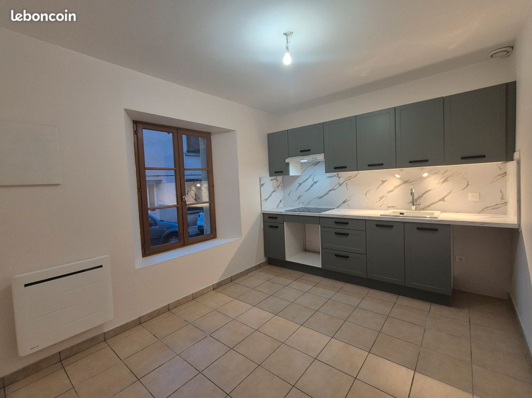 Maison 5 pièces 115 m² · à Espeluche · 115 m² · 920 €/mois