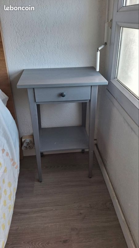 Table de nuit (image 1)