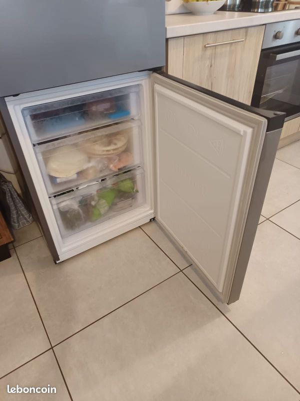 Frigo Samsung SpaceMax 365L – Excellent État – 799 Neuf, Seulement 599 (image 8)