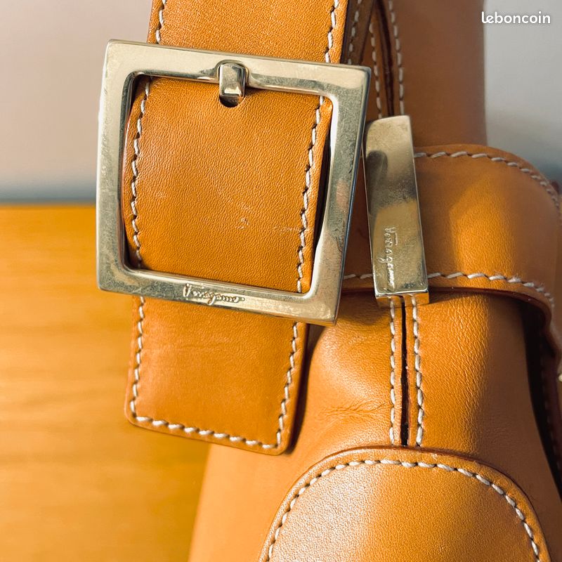 Rarissime Sac Hobo Salvatore Ferragamo Vintage 90s - Cuir Camel Tan & Fermoir Gancini Structuré (image 12)