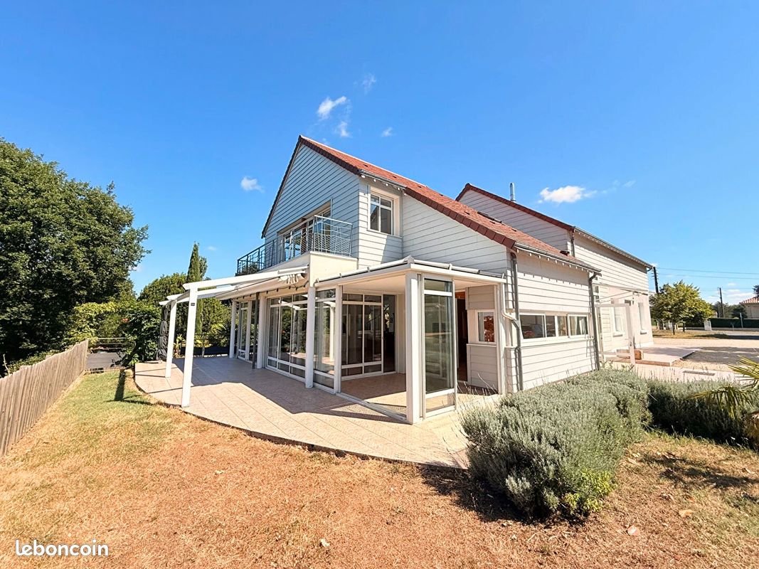 Maison 7 pièces 282 m² · à Montmorillon · 282 m² · 339 000 €