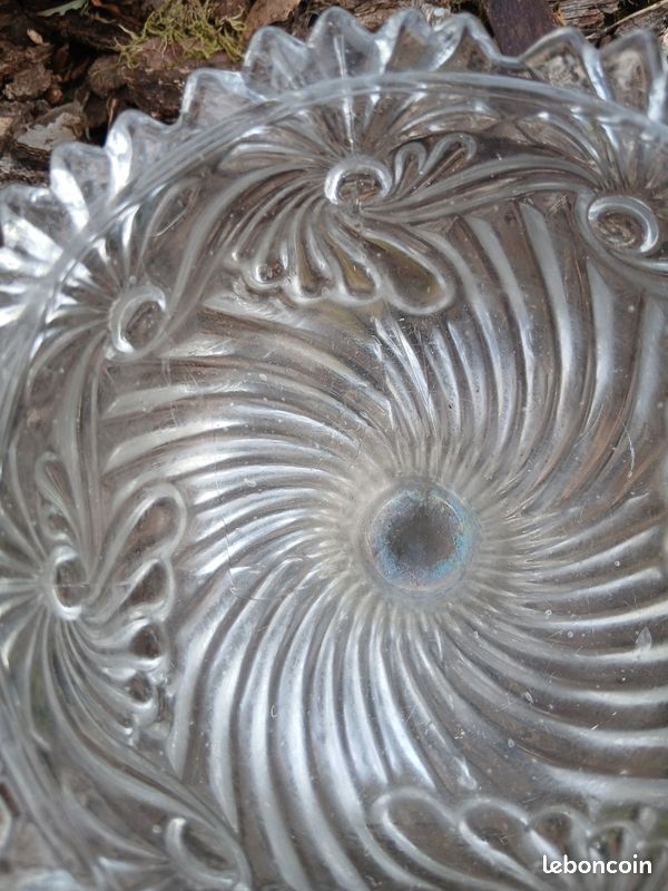 Ancienne petite coupe sur pied (image 3)