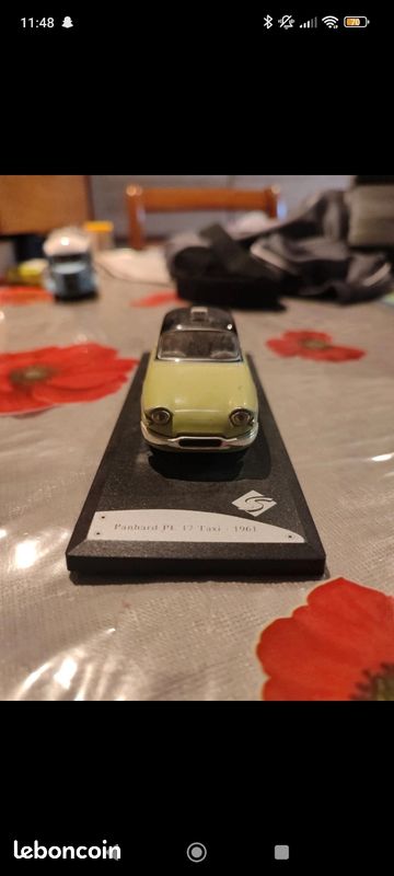 Voiture de collection Panhard PL 17 taxi 1961 (image 3)