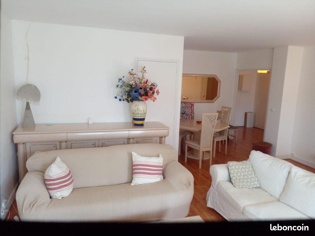Appartement 3 pièces 100 m² · à Puteaux · 100 m² · 3 050 €