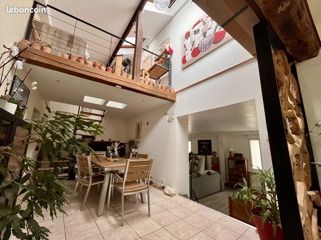 Appartement 5 pièces 173 m² · à Moret-Loing-Et-Orvanne · 173 m² · 320 000 €