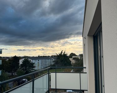 T2 lumineux avec balcon plein sud et parking - Caen