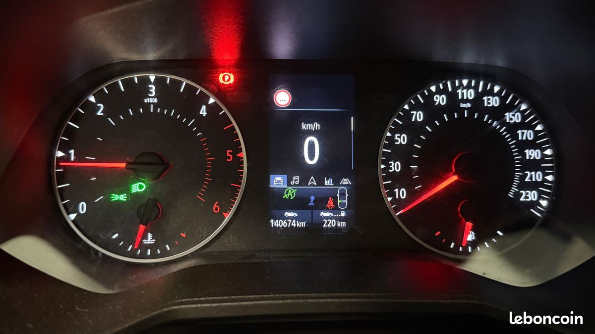 RENAULT CLIO 1.5 BLUEDCI 85ch BUSINESS - ENTRETIEN A JOUR - CARPLAY - 2EME MAIN (image 13)