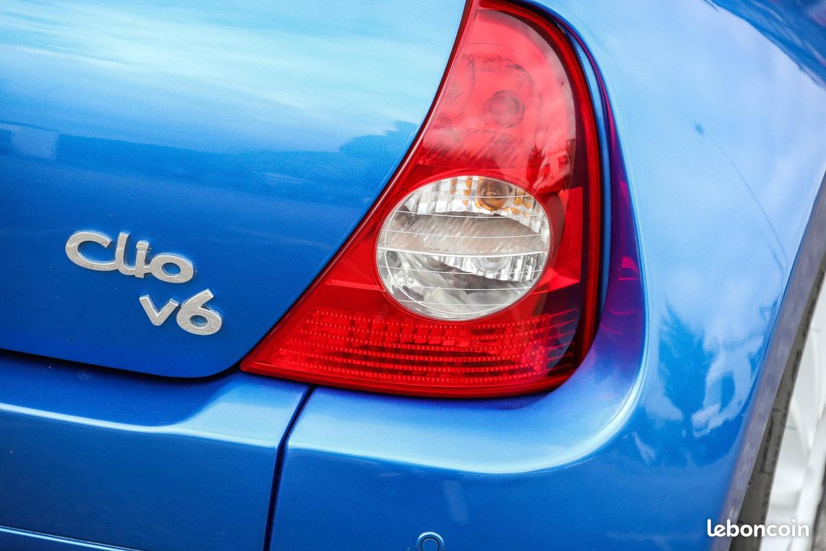 RENAULT CLIO 3.0i V6 RS V6 PHASE 2 (image 12)