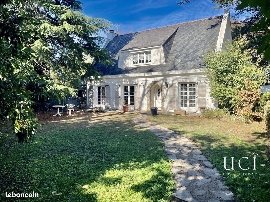 Maison 7 pièces 176 m² · à Rezé · 176 m² · 344 850 €