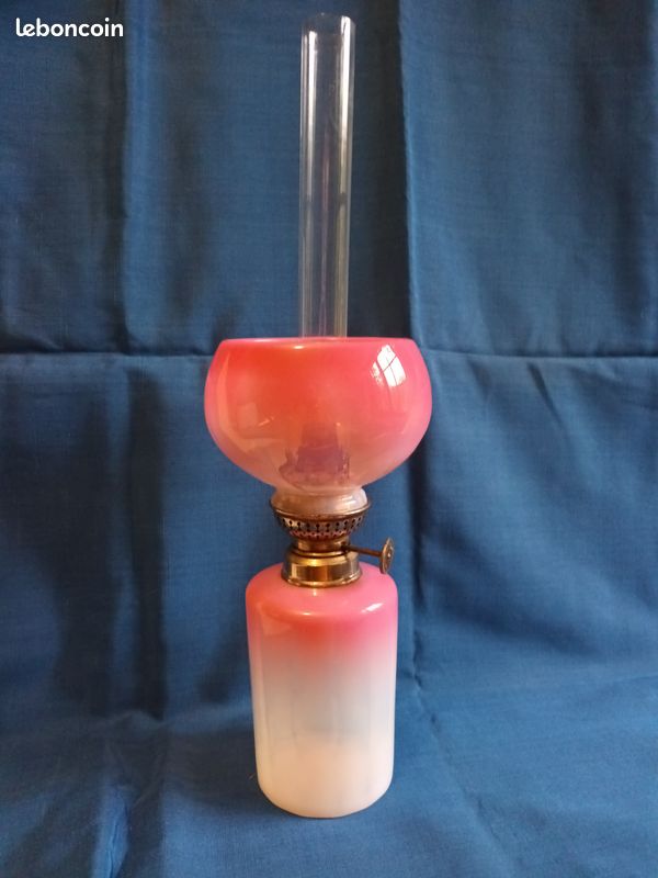 Rare ensemble lampe à pétrole et son globe en opaline rose – verre soufflé, côtes vénitiennes – XIXème (image 2)