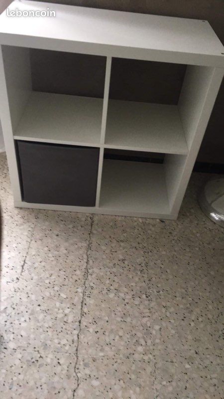 Bureau (image 1)