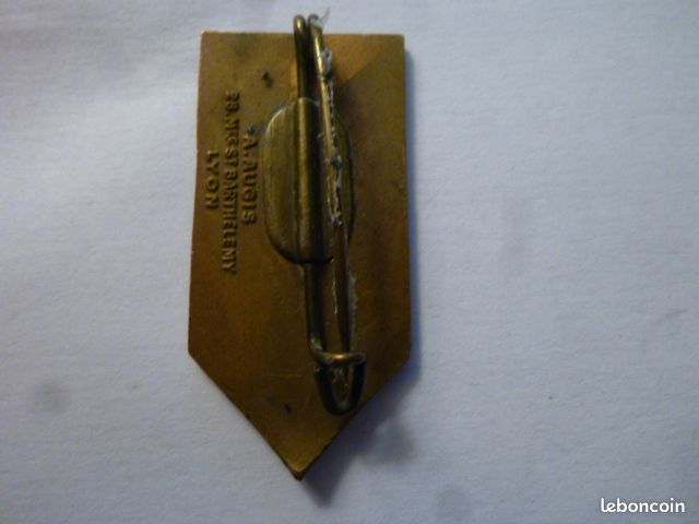 INSIGNE MEDAILLE MILITAIRE BHAO BASE AERIENNE 185 AUGIS SAINT