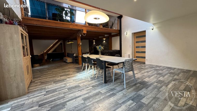 Maison 6 pièces 330 m²