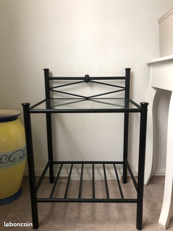 Table de chevet / petit meuble (image 2)