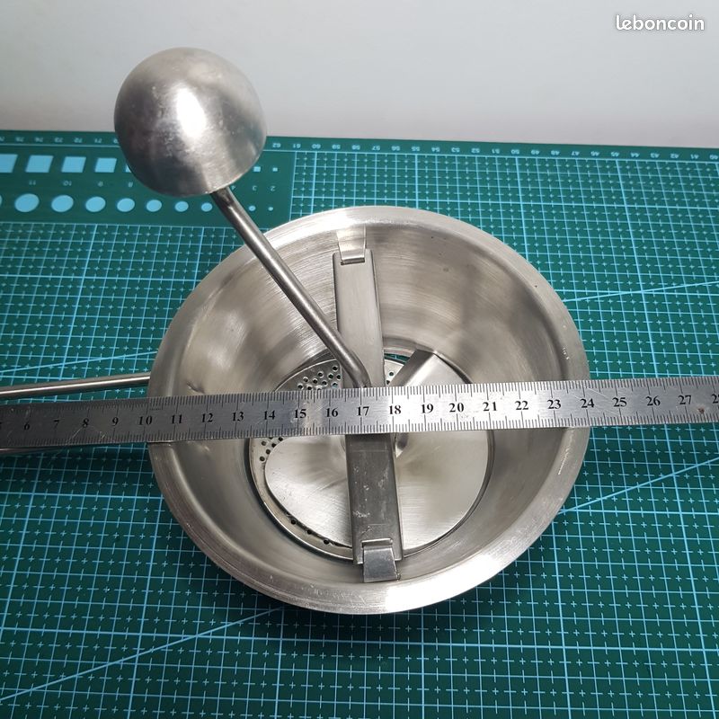 Petit Presse Purée Métal (image 3)