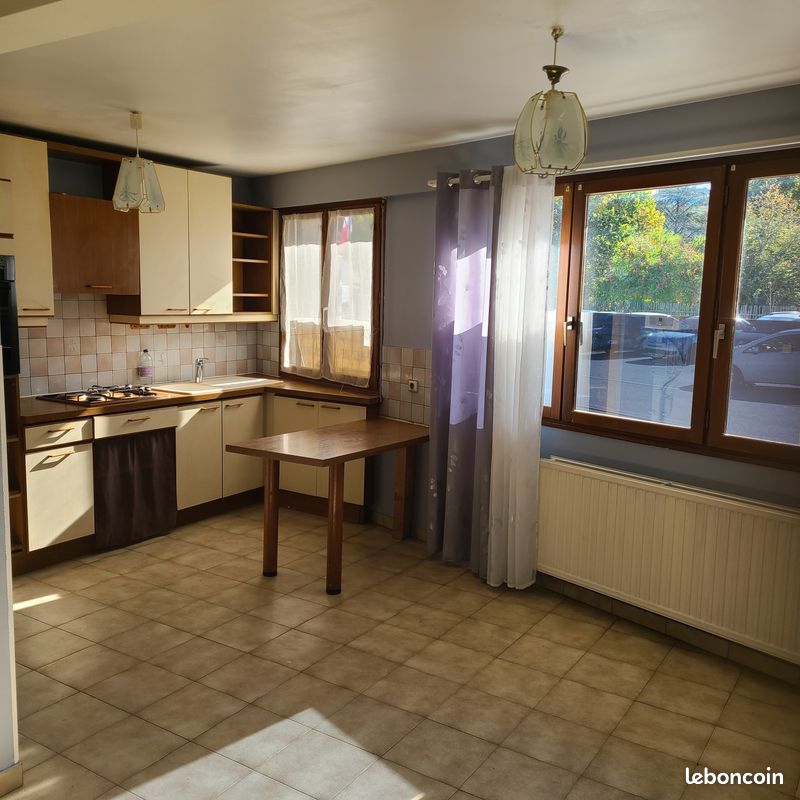 Appartement 3 pièces 85 m² · à Oyonnax · 85 m² · 680 €/mois