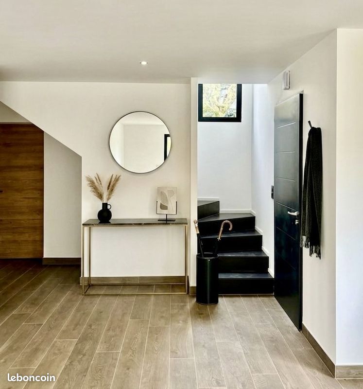 Maison 6 pièces 150 m² · à Écully · 150 m² · 2 530 €