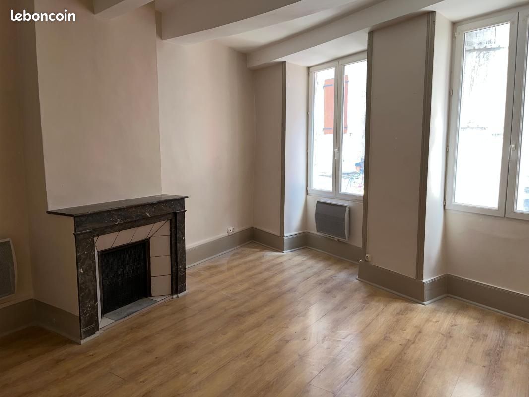 Appartement 2 pièces 61 m² · à Aubenas · 61 m² · 55 000 €