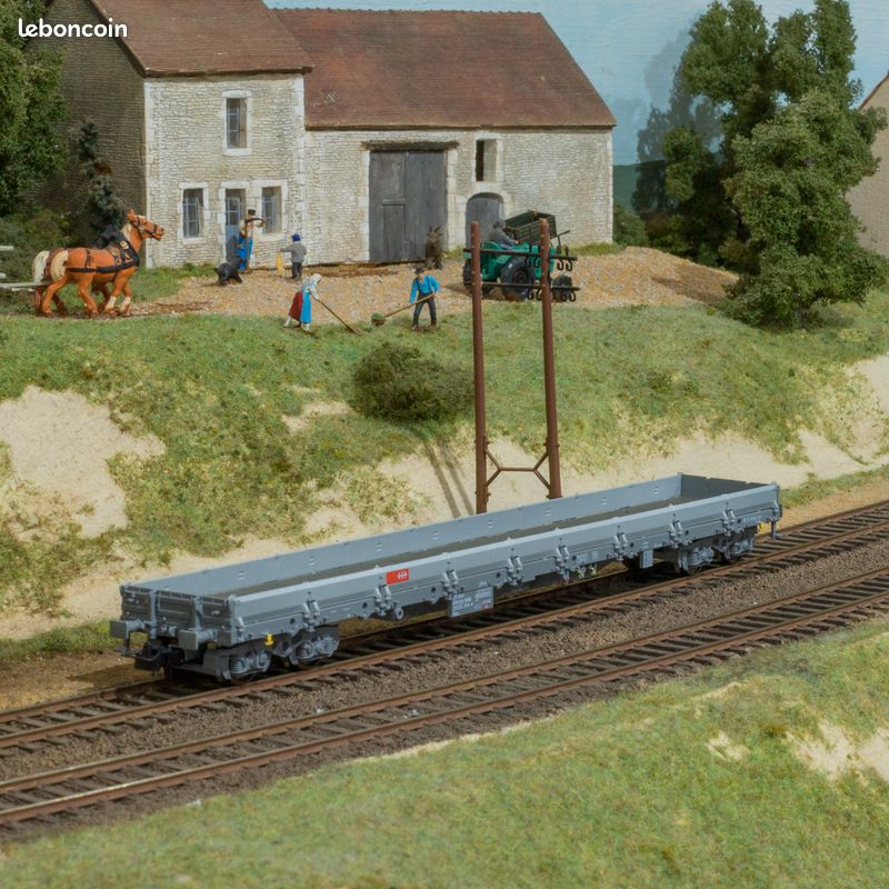 Lot 3 Wagons ROCO, 2 Plats à rancher 2 X Bogies + 1 Fermé
