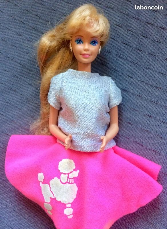 Tenue / Vêtement Pour Poupée Barbie - Modèle 2894 Bis - Occasion