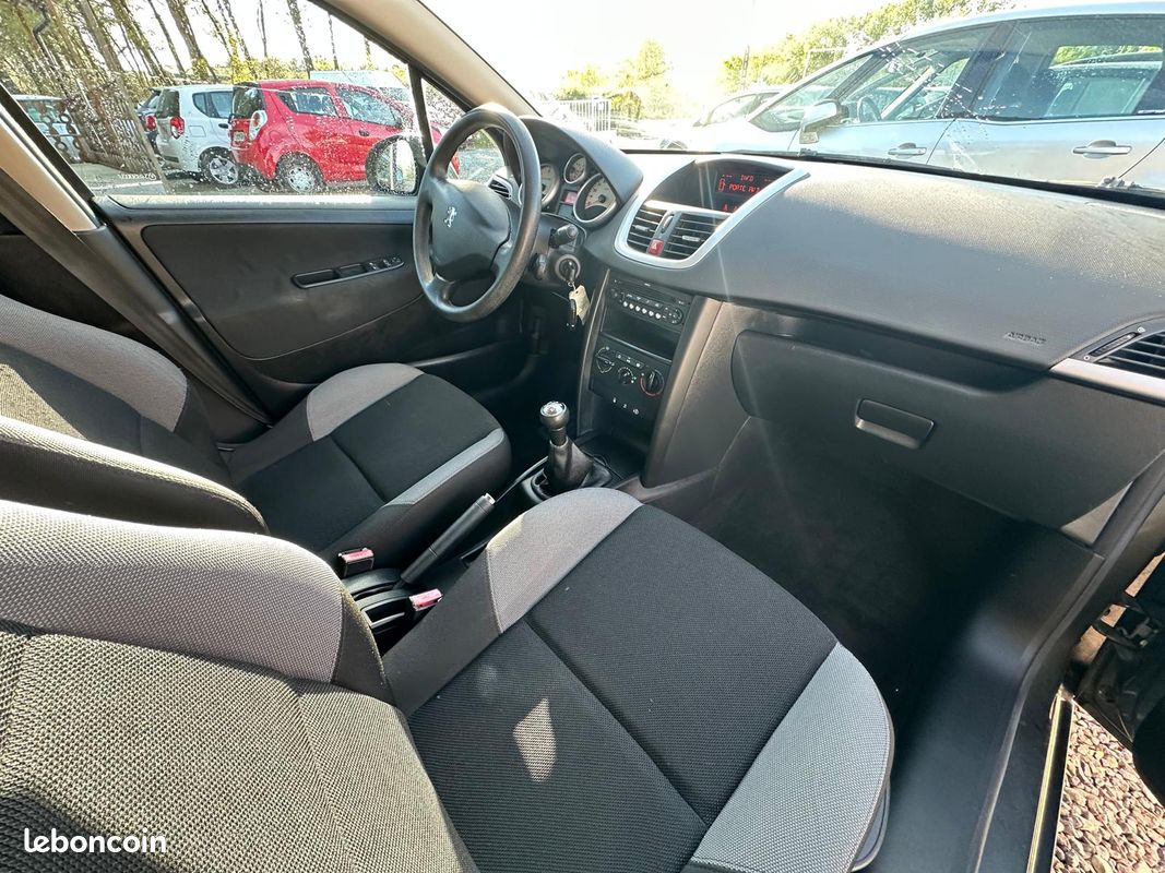 Peugeot 207 SW 1.6 HDi90 Trendy (image 3)