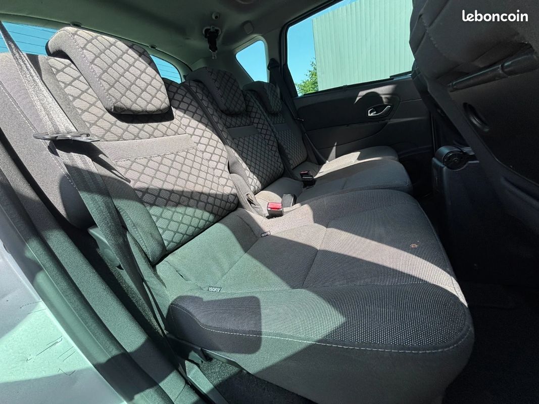 RENAULT SCENIC III dCi 130 FAP Energy eco2 15th - 4 PNEUS NEUFS - MOTEUR À CHAINE - TOIT OUVRANT (image 11)