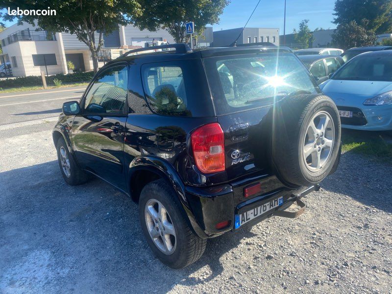 Toyota RAV 4 2.0 D-4D 16V 4WD 116 cv (image 3)