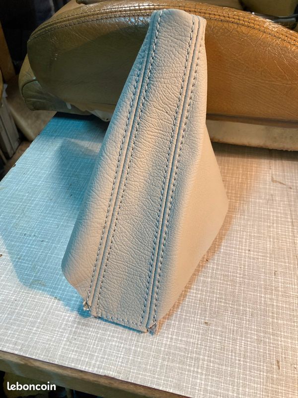 Set accoudoir avant soufflet de vitesse et de frein à main BMW série 3 e36 (image 3)