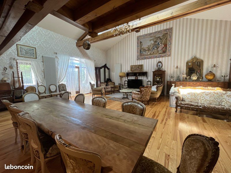 Maison 7 pièces 220 m² · à Polignac · 220 m² · 259 000 €
