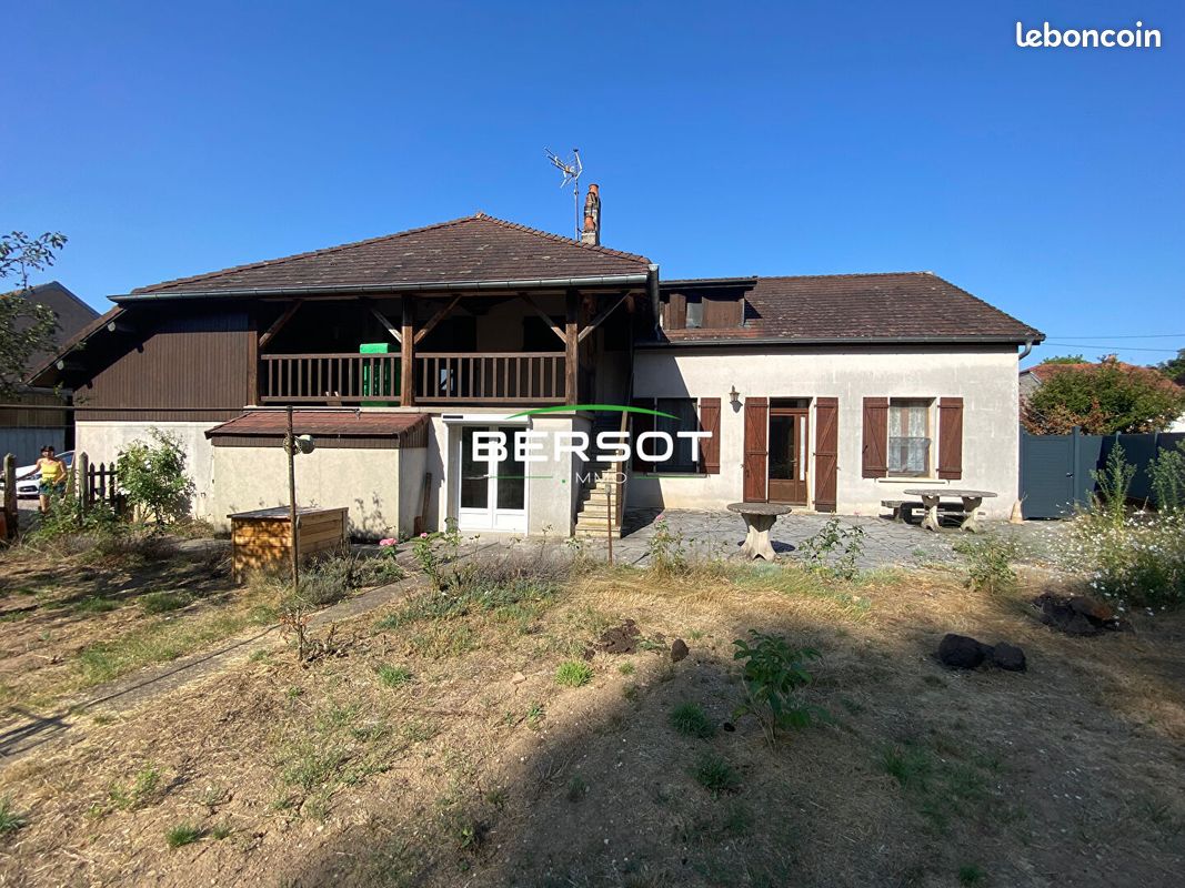 Maison 8 pièces 181 m² · à Port-sur-Saône · 181 m² · 190 000 €
