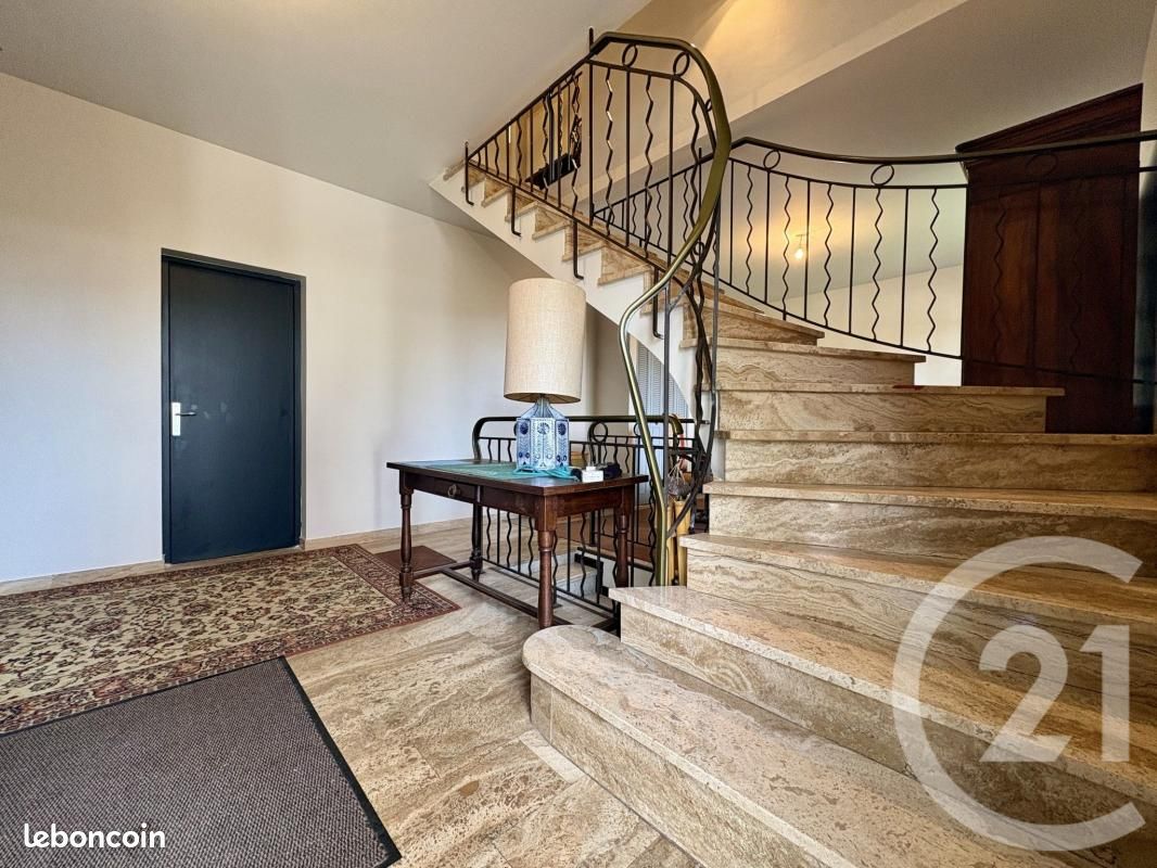 Maison de ville 7 pièces 183 m² (image 1)