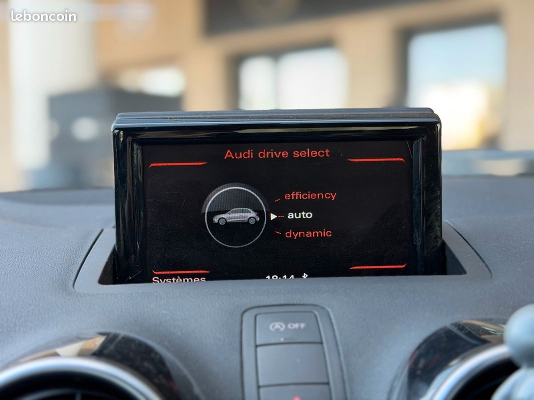Audi A1 Phase 2 Sline 1.4 TSI 125 cv - Sièges cuir (image 16)
