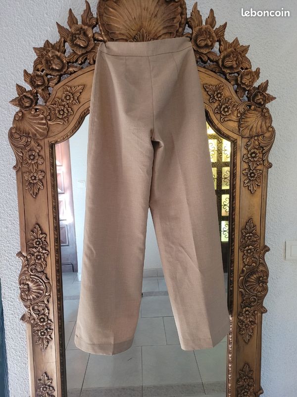 Pantalon beige femme Bershka Vêtements
