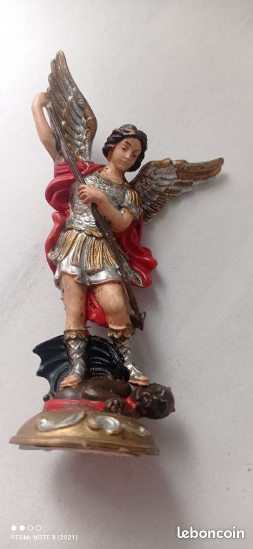 Statue Saint Michel Archange 37 cm – effet bronze coulé à froid